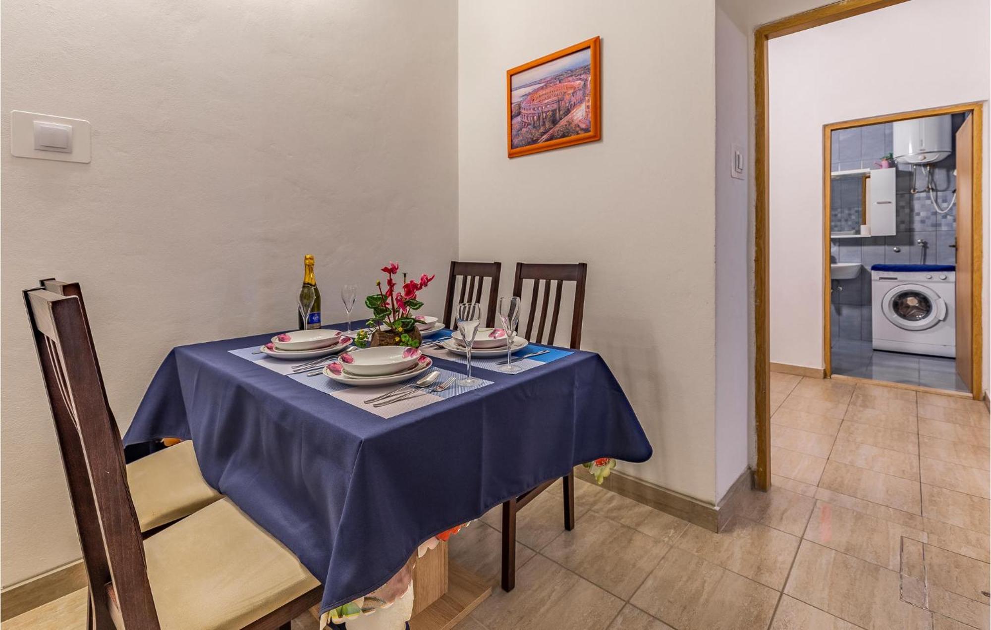 Amazing Apartment In Pula With Kitchen Exterior foto